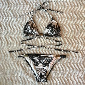 NWT Victoria’s Secret Wrap Bikini Set